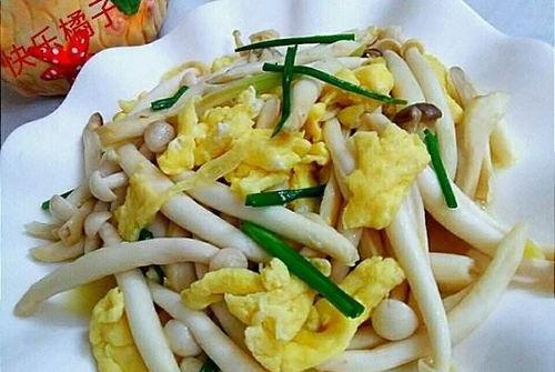 吃瓜海鲜菇炒蛋,吃瓜海鲜菇炒蛋,营养满分的一餐