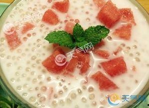 留学吃瓜热牛奶,揭秘“吃瓜热牛奶”背后的留学生活趣事